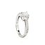 Anillo solitario con una gran circonita central y pequeñas circonitas al lado Lineargent